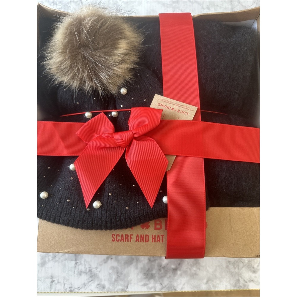 NWT Lucky Brand Women Black Scarf & Hat Gift Set -